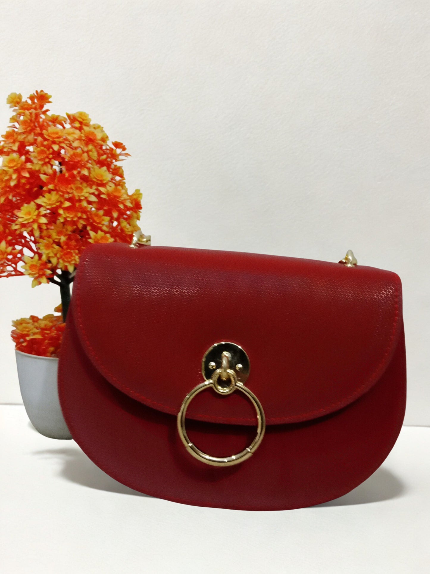 shoulder bag with golden chain